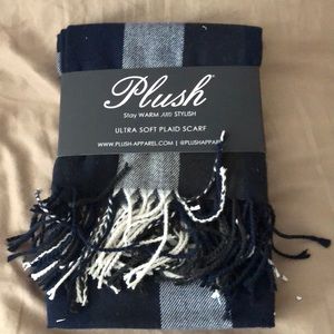 plush warm scarf white and blue